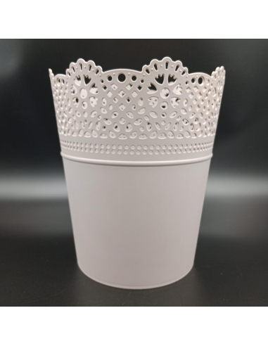 Ażurowa osłonka Lace 16 cm w kolorze mocca z koronkowym wzorem.