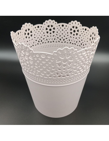Ażurowa osłonka Lace 16 cm w kolorze mocca z koronkowym wzorem.